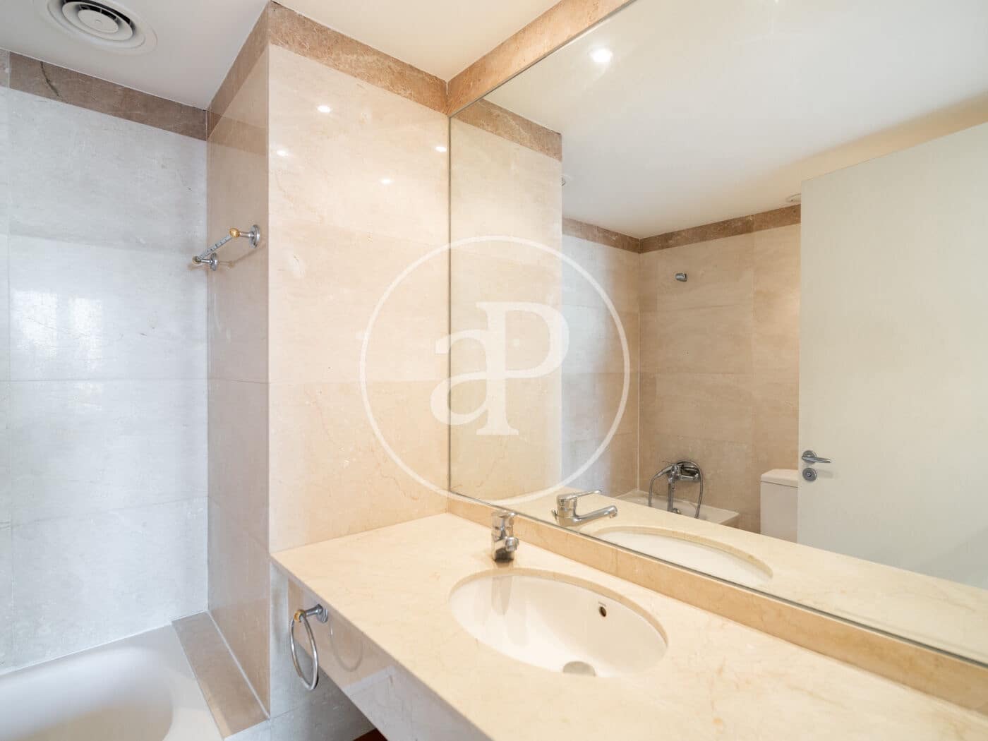 4 sovrum Lägenhet till salu i Barcelona stad med pool - 1 295 000 € (Ref: 9414079)