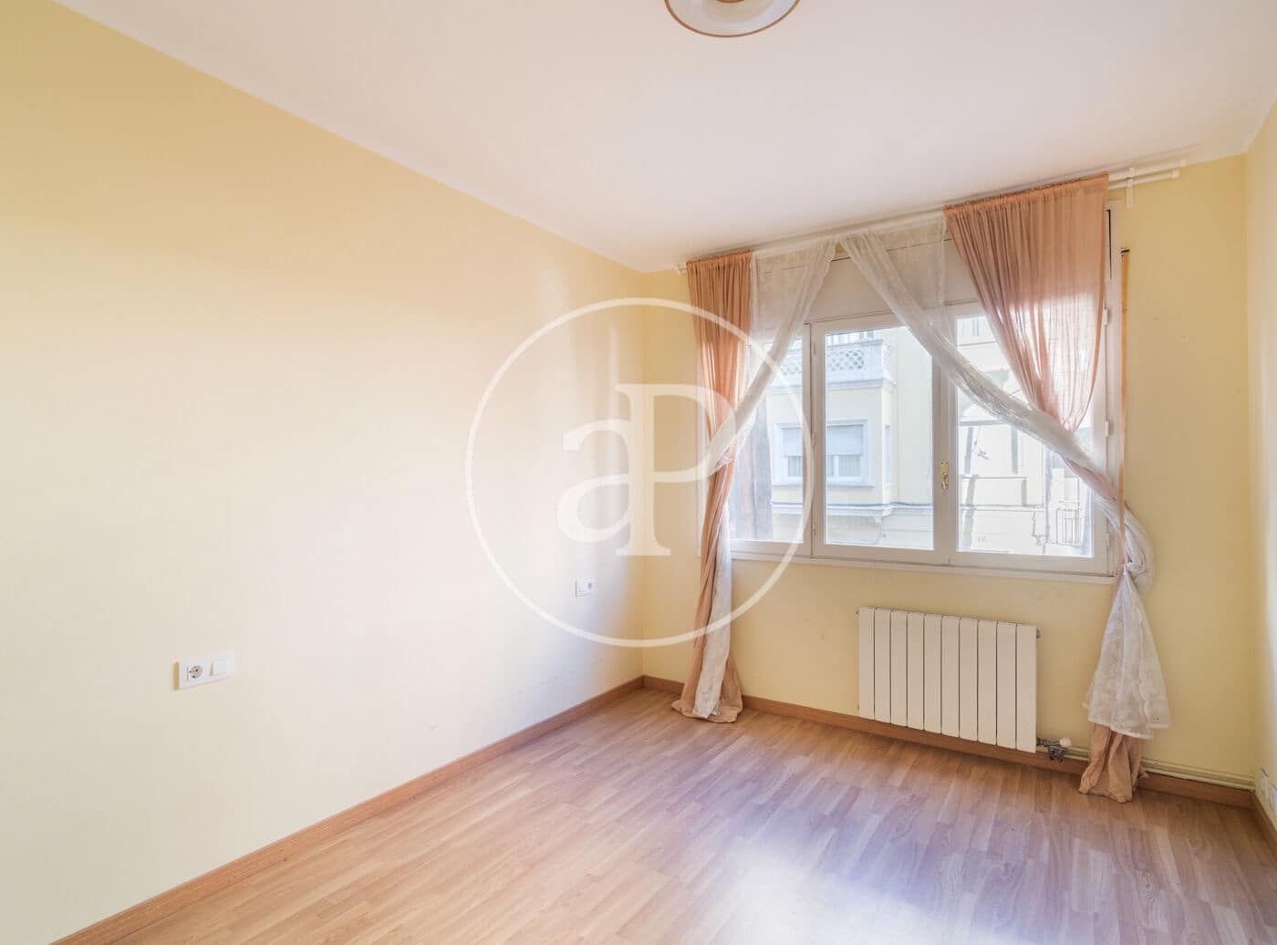 4 sovrum Lägenhet till salu i Barcelona stad - 460 000 € (Ref: 9415904)