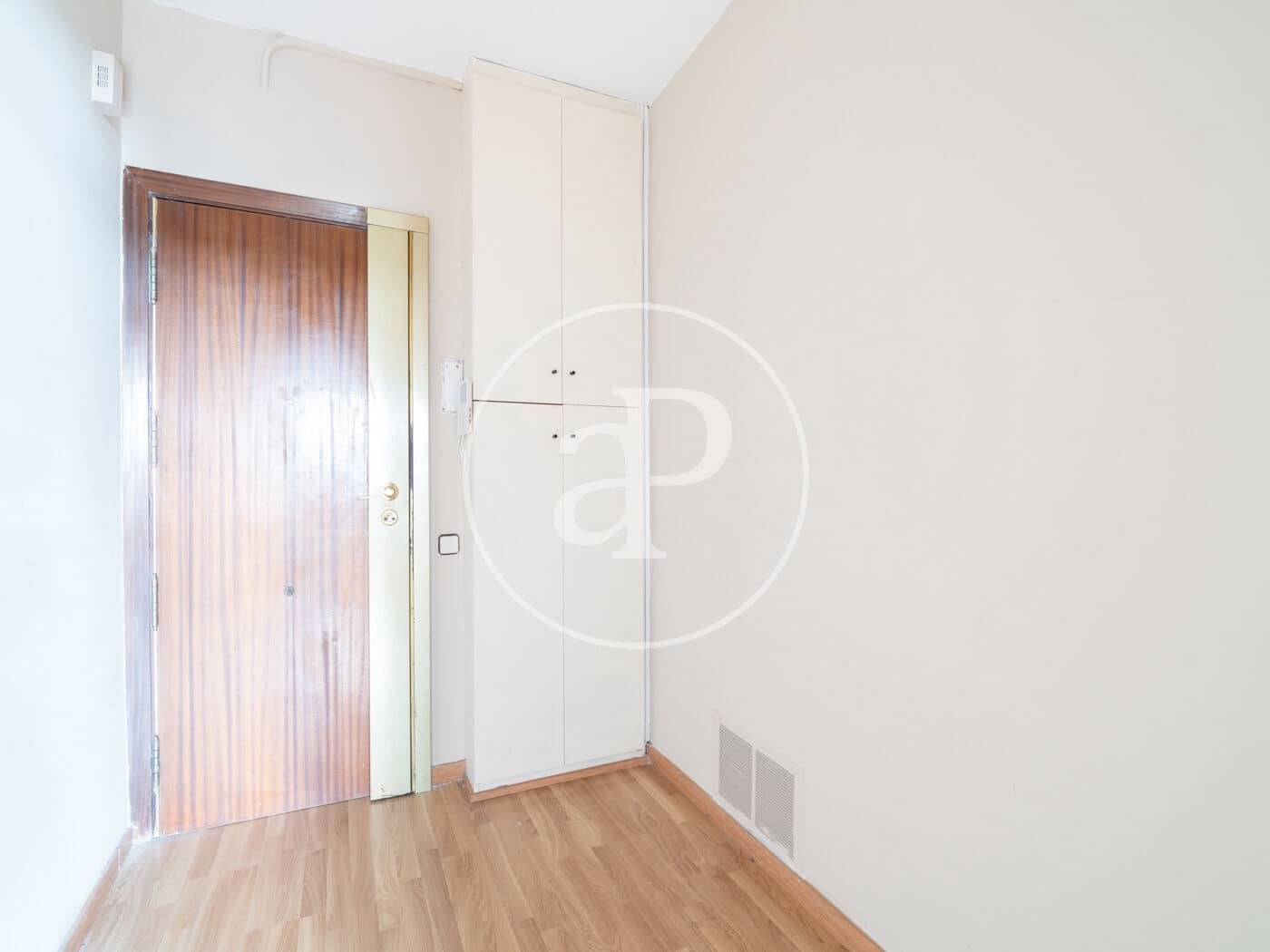 4 sovrum Lägenhet till salu i Barcelona stad - 460 000 € (Ref: 9415904)