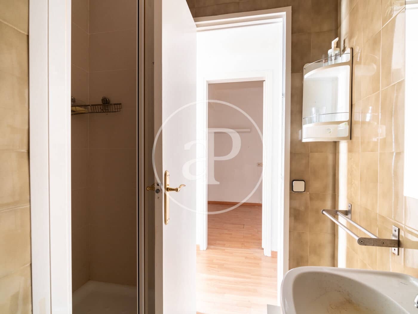 4 sovrum Lägenhet till salu i Barcelona stad - 460 000 € (Ref: 9415904)