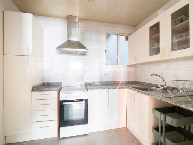 4 quarto Apartamento para venda em El Guinardó, Barcelona cidade - 460 000 € (Ref: 9415904)