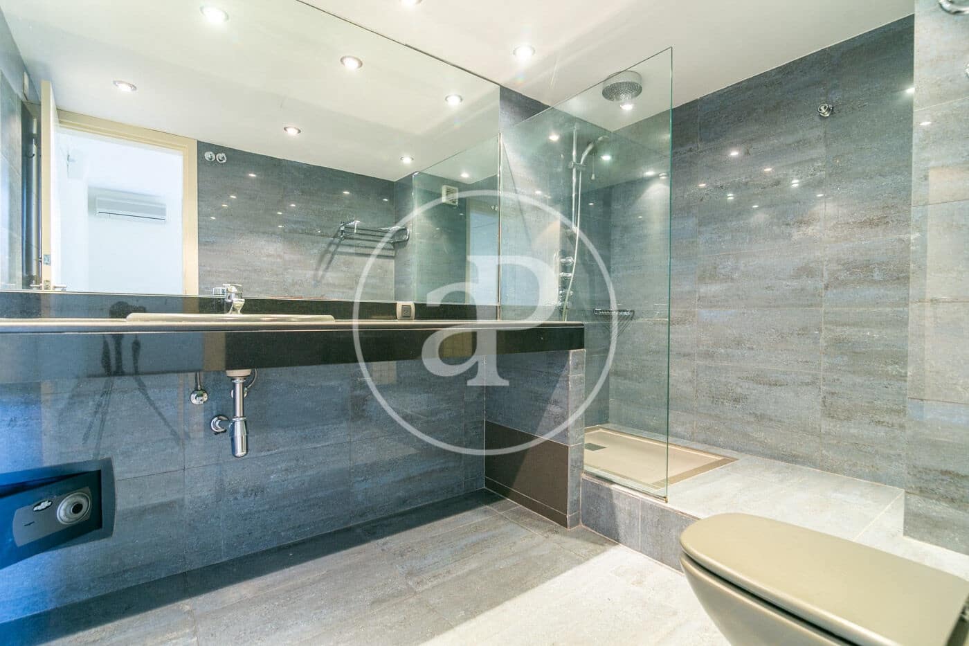 4 bedroom Penthouse for rent in Barcelona city - € 3,785 (Ref: 9415905)