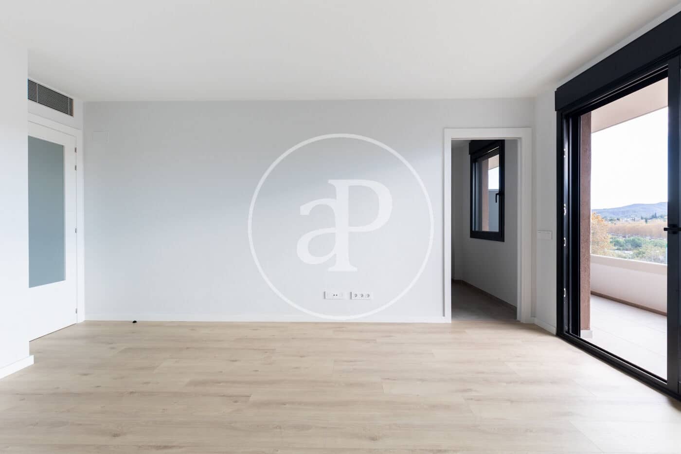 2 bedroom Apartment for rent in Mira-Sol - € 2,250 (Ref: 9419731)