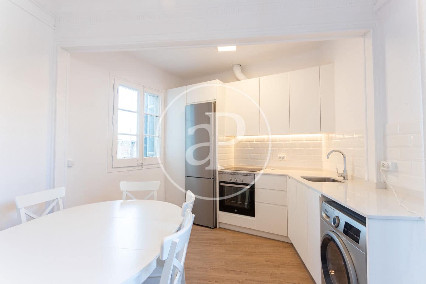 4 soverom Leilighet til leie i Barcelona by - € 2 600 (Ref: 9427192)