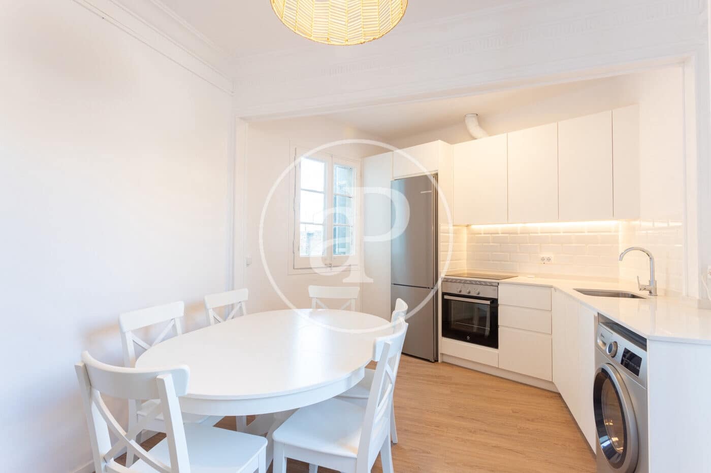 4 soverom Leilighet til leie i Barcelona by - € 2 600 (Ref: 9427192)