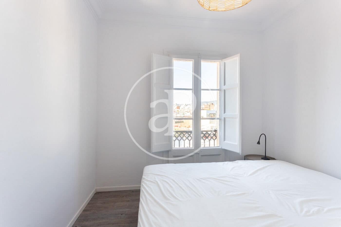 4 soverom Leilighet til leie i Barcelona by - € 2 600 (Ref: 9427192)