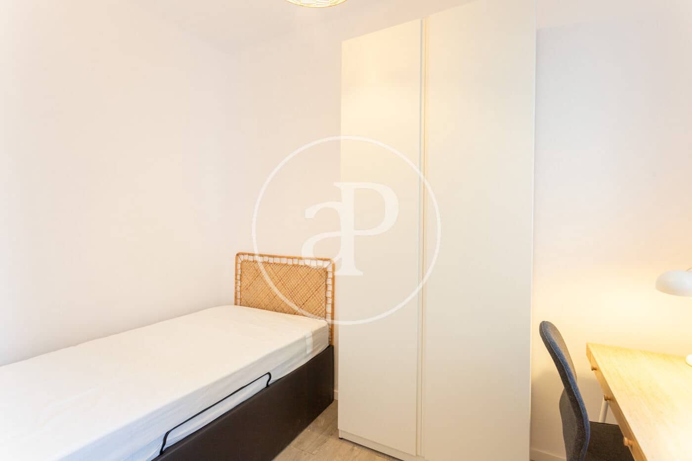 4 soverom Leilighet til leie i Barcelona by - € 2 600 (Ref: 9427192)