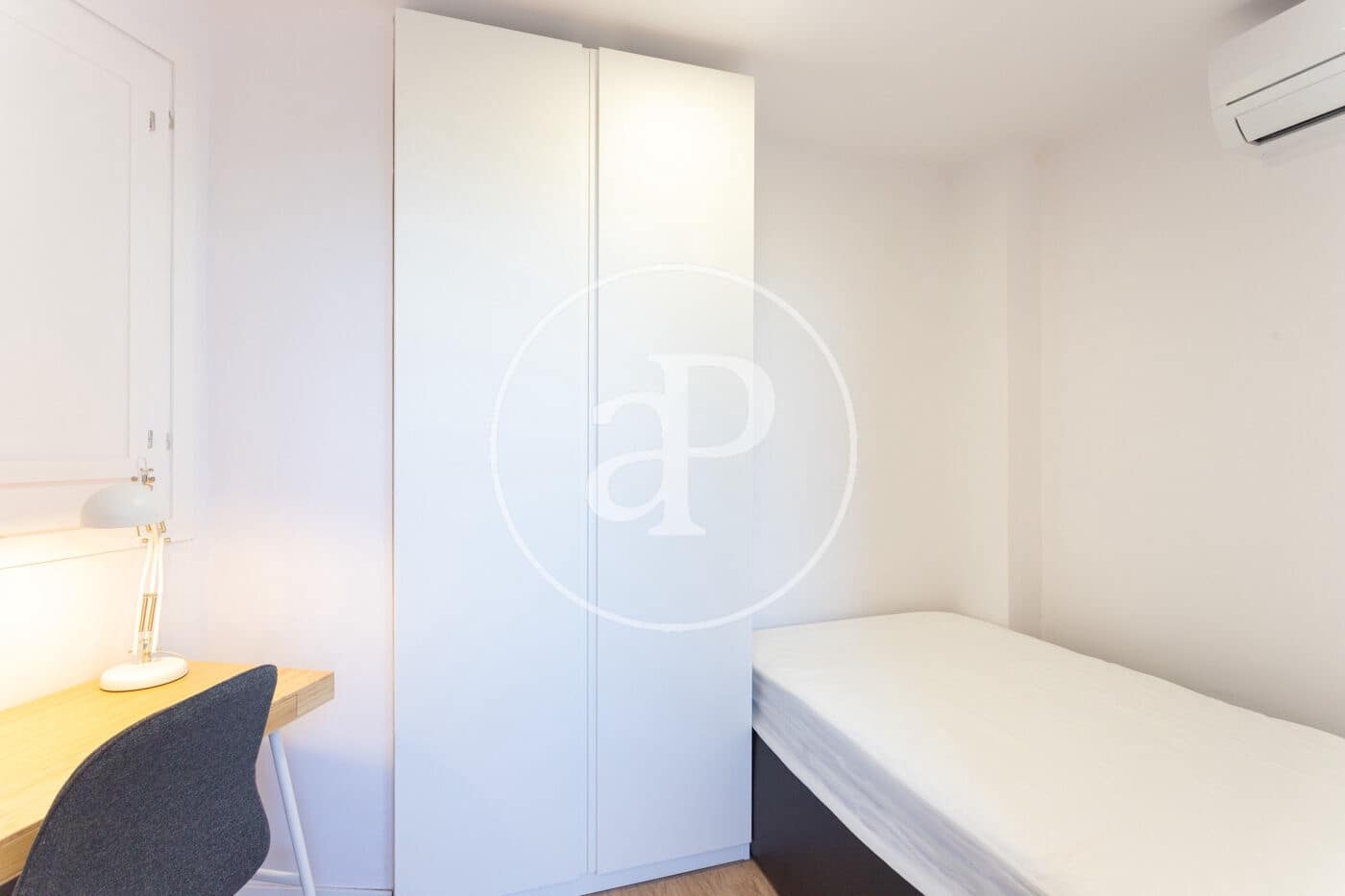 4 soverom Leilighet til leie i Barcelona by - € 2 600 (Ref: 9427192)