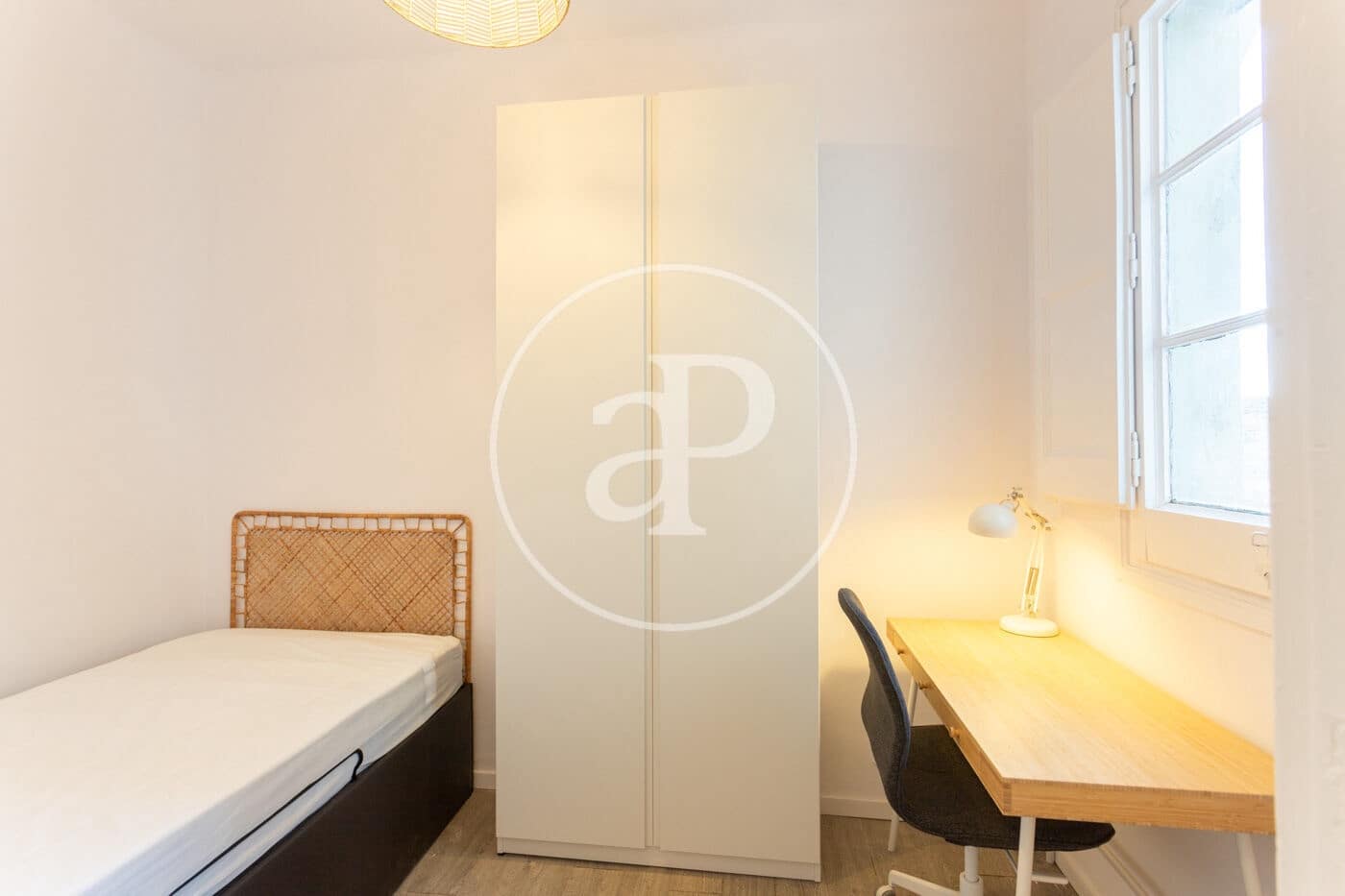 4 soverom Leilighet til leie i Barcelona by - € 2 600 (Ref: 9427192)