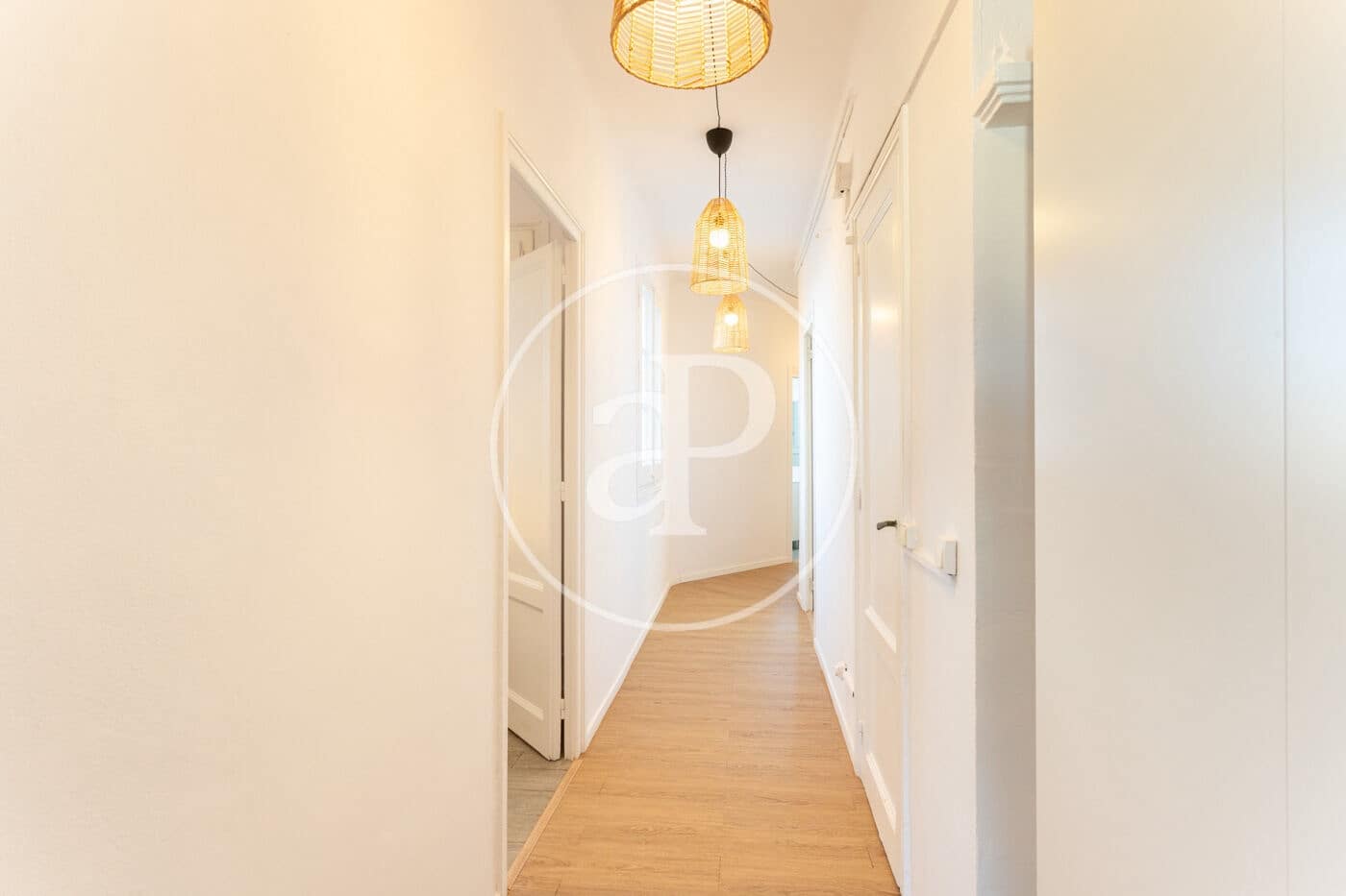 4 soverom Leilighet til leie i Barcelona by - € 2 600 (Ref: 9427192)