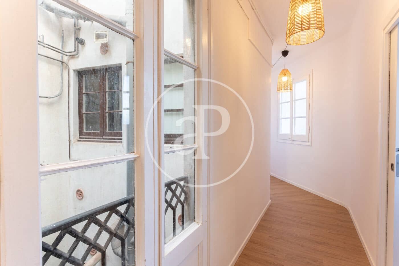 4 soverom Leilighet til leie i Barcelona by - € 2 600 (Ref: 9427192)