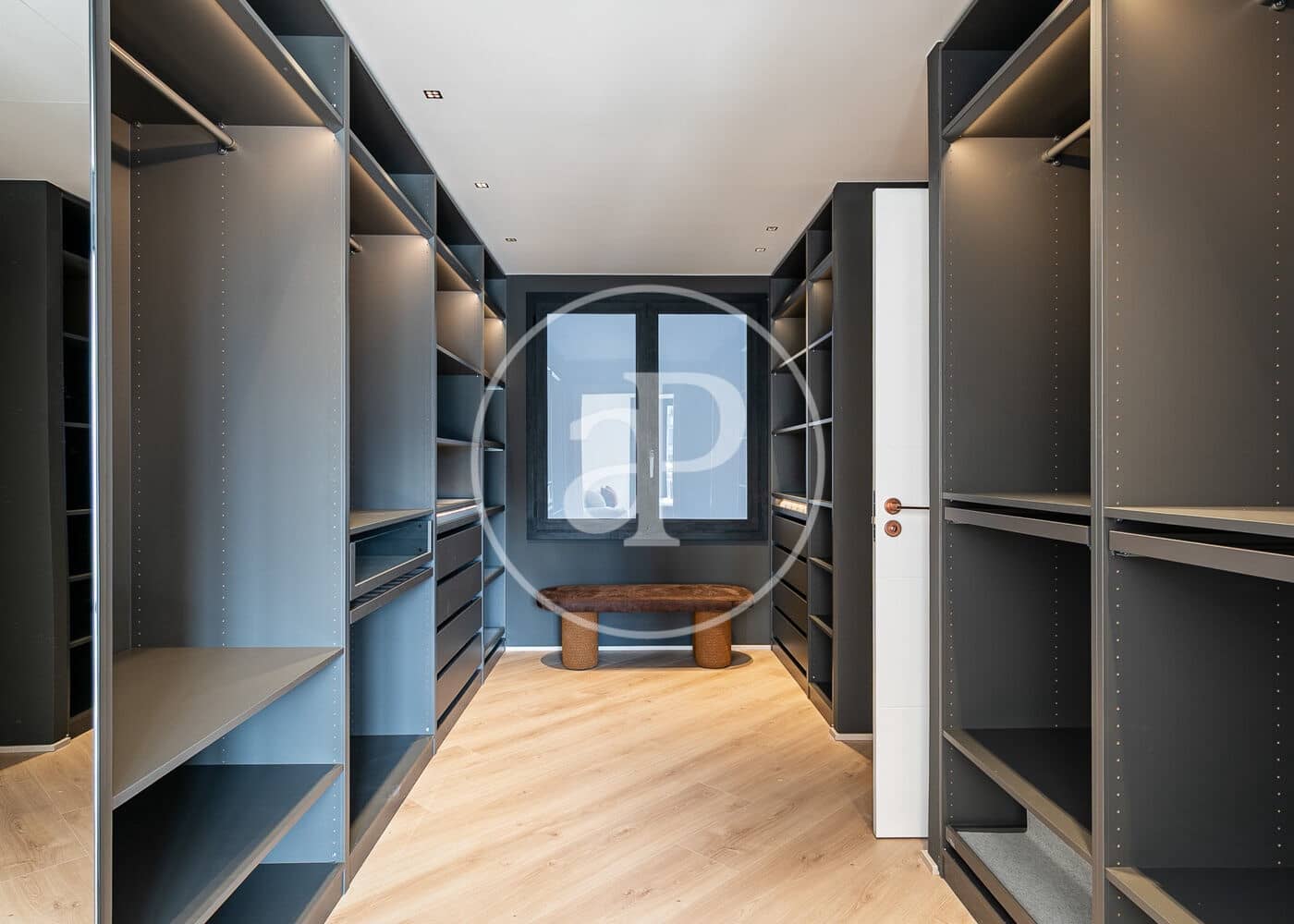 4 soveværelse Lejlighed til salg i Barcelona by - € 2.300.000 (Ref: 9431057)