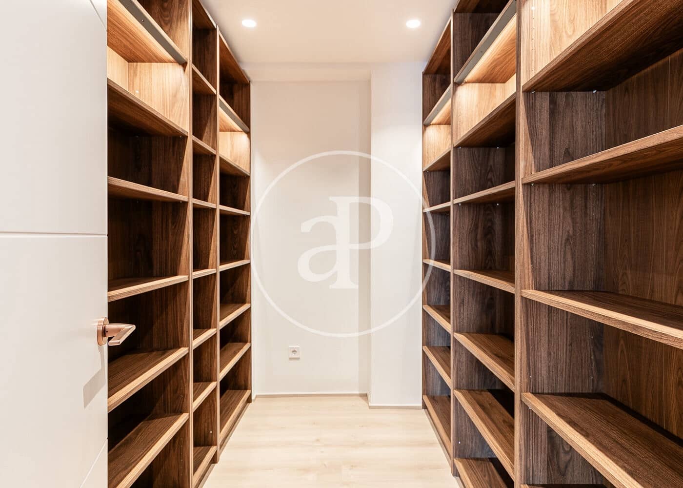 4 soveværelse Lejlighed til salg i Barcelona by - € 2.300.000 (Ref: 9431057)