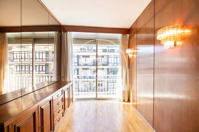 3 bedroom Apartment for sale in Sant Gervasi - Galvany, Barcelona city - € 850,000 (Ref: 9431058)