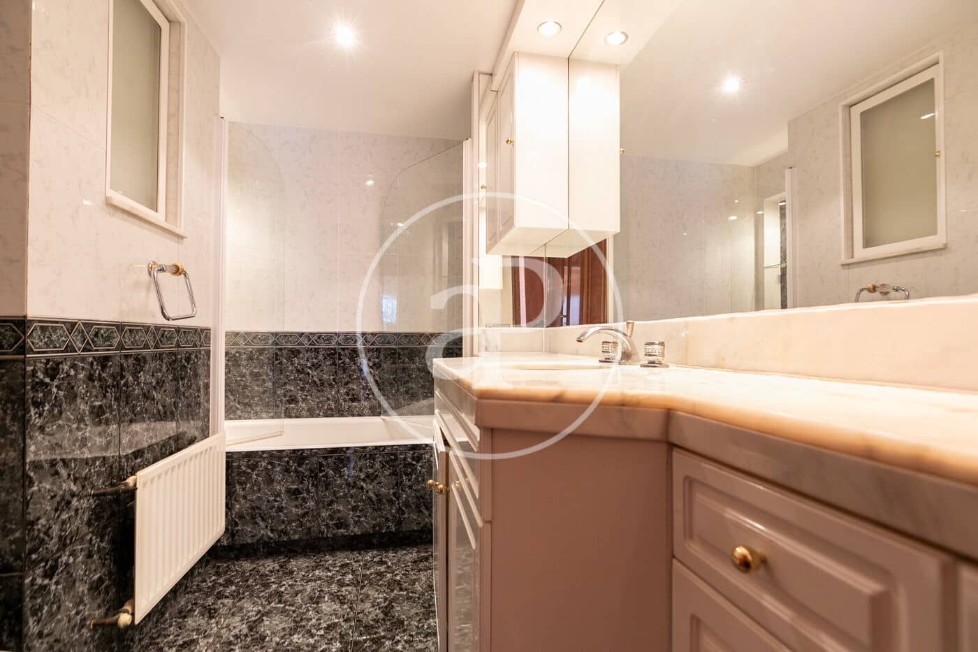 3 slaapkamer Appartement te koop in Barcelona stad - € 850.000 (Ref: 9431058)