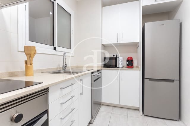 4 bedroom Apartment for rent in La Sagrada Família, Barcelona city - € 2,850 (Ref: 9431061)