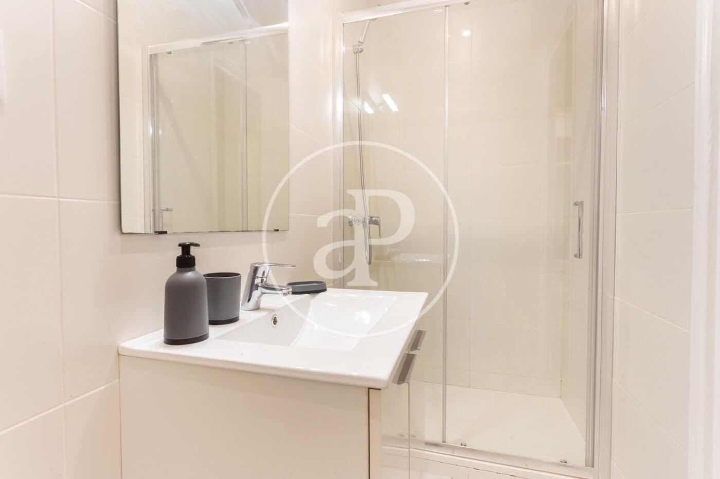 4 bedroom Apartment for rent in Barcelona city - € 2,850 (Ref: 9431061)