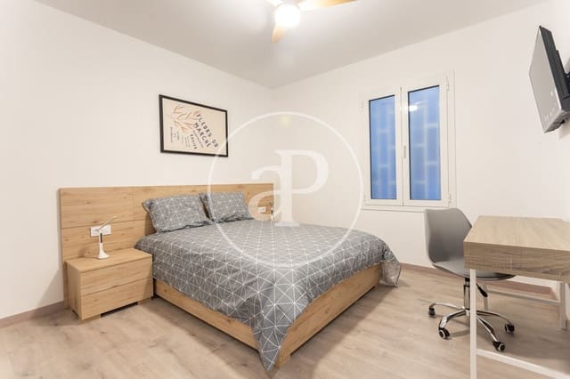 4 bedroom Apartment for rent in La Sagrada Família, Barcelona city - € 2,850 (Ref: 9431061)