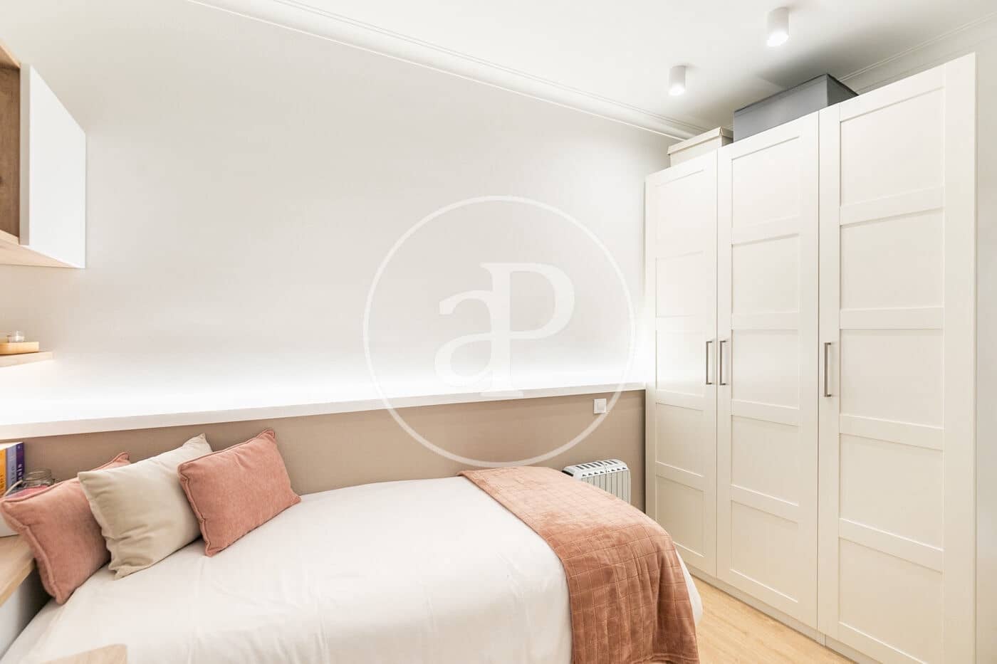 3 soverom Leilighet til leie i Barcelona by - € 2 600 (Ref: 9436202)