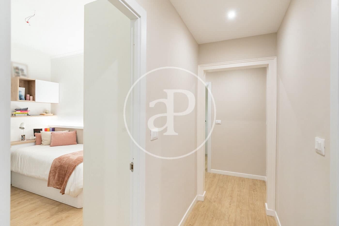 3 soverom Leilighet til leie i Barcelona by - € 2 600 (Ref: 9436202)