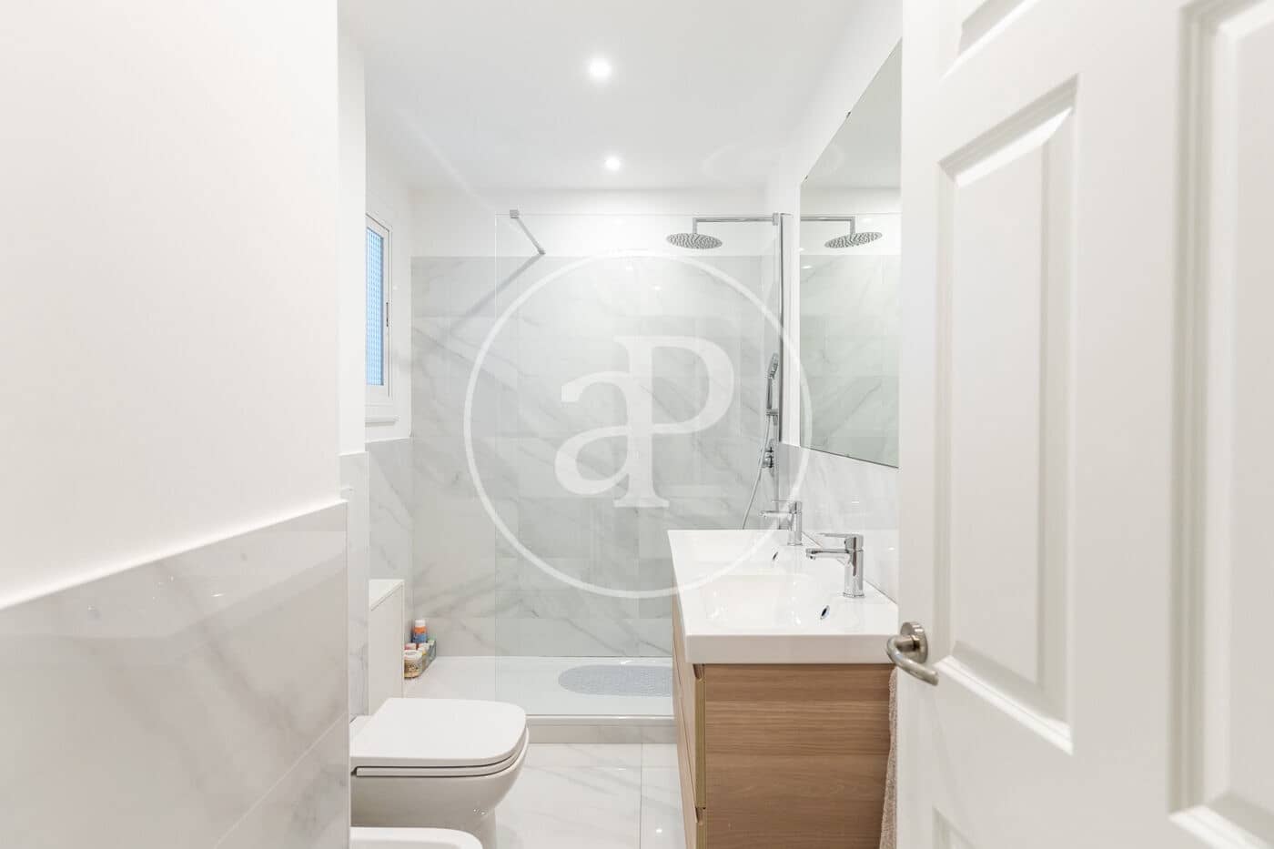 3 soverom Leilighet til leie i Barcelona by - € 2 600 (Ref: 9436202)