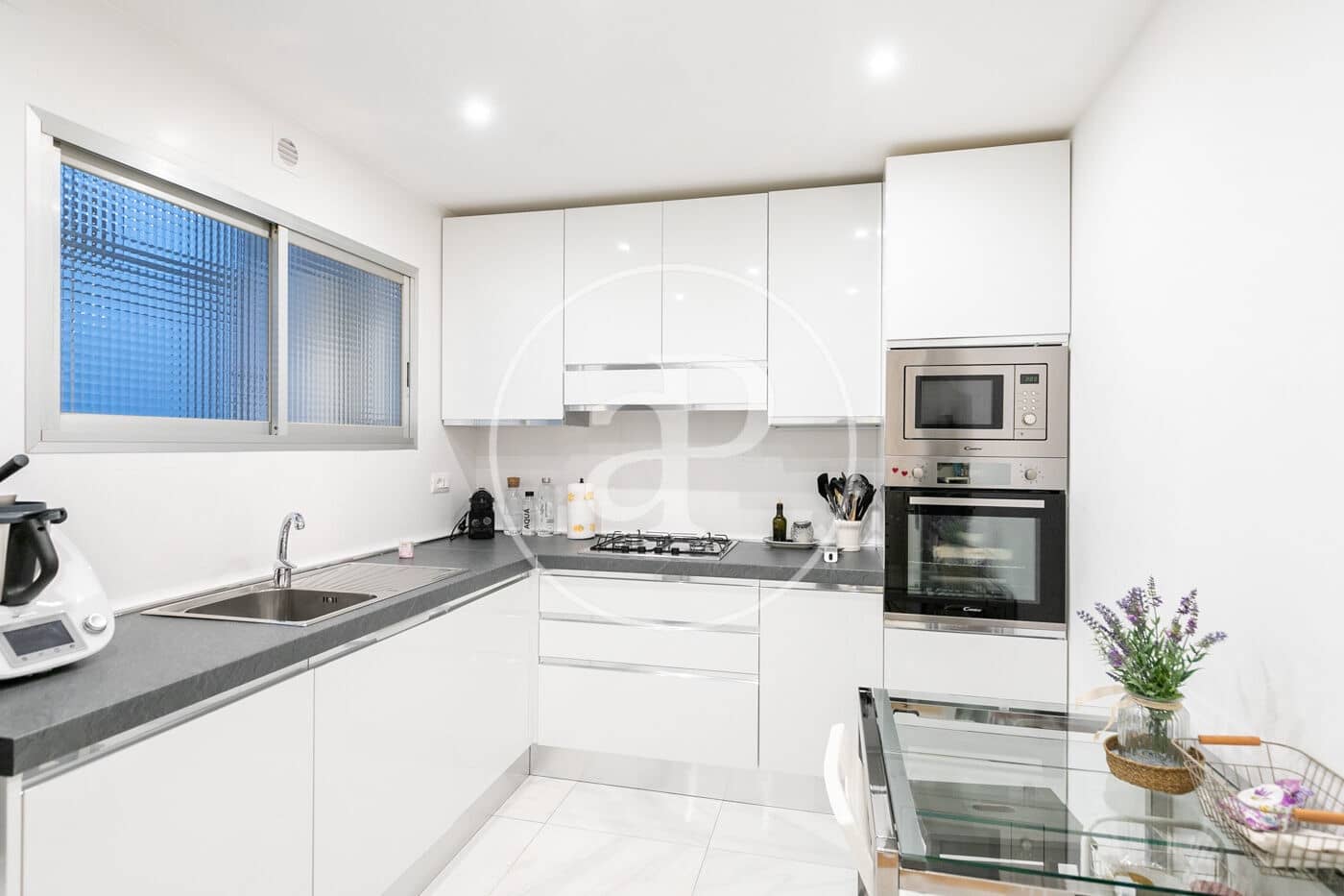 3 soverom Leilighet til leie i Barcelona by - € 2 600 (Ref: 9436202)