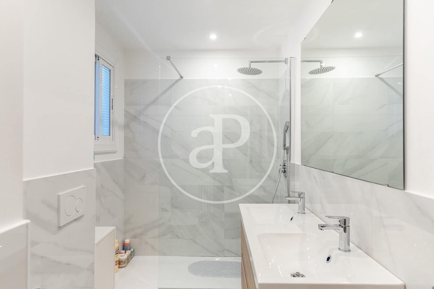 3 soverom Leilighet til leie i Barcelona by - € 2 600 (Ref: 9436202)