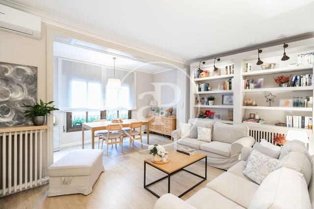 3 bedroom Apartment for rent in L'Antiga Esquerra de L'Eixample, Barcelona city - € 2,600 (Ref: 9436202)