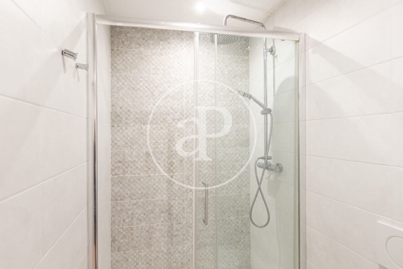 1 soverom Leilighet til leie i Barcelona by - € 1 900 (Ref: 9436204)