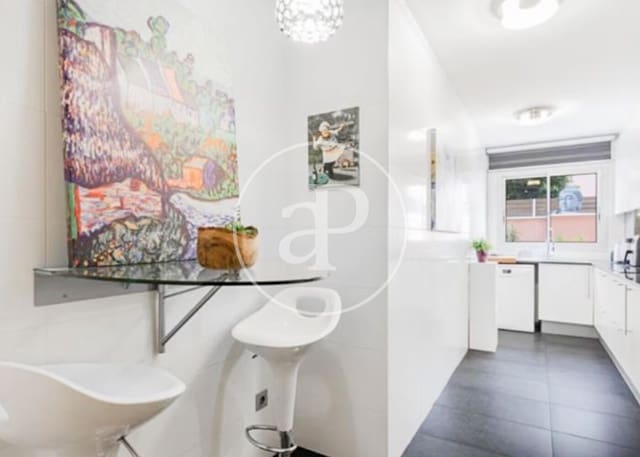 3 bedroom Apartment for sale in Sants, Barcelona city with pool - € 615,000 (Ref: 9436205)