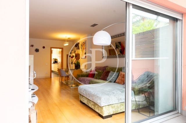 3 makuuhuone Huoneisto myytävänä paikassa Sants, Barcelona kaupunki mukana uima-altaan - 620 000 € (Ref: 9436205)