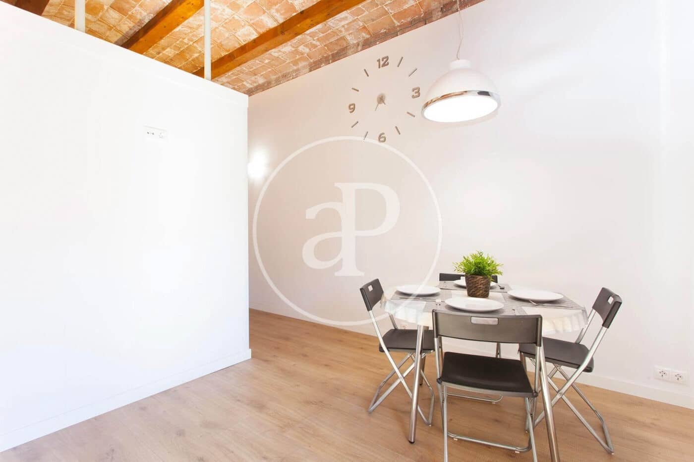 1 soveværelse Lejlighed til salg i Barcelona by - € 350.000 (Ref: 9437797)