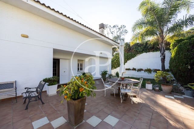 6 soveværelse Villa til salg i Teià - € 830.000 (Ref: 9440102)