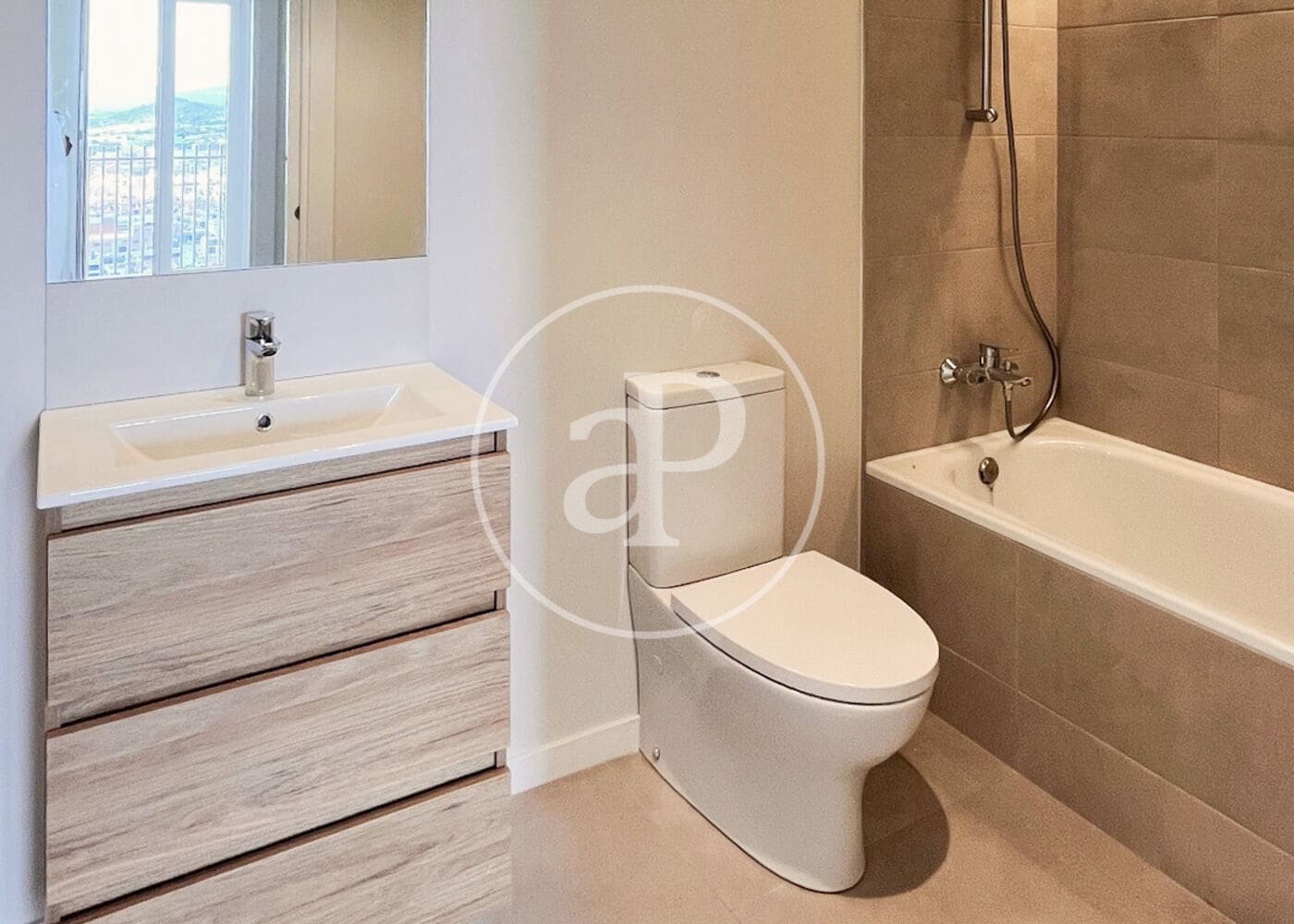 3 bedroom Apartment for rent in Mataro with pool - € 2,500 (Ref: 9440105)