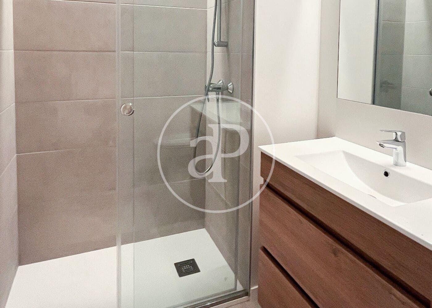 3 bedroom Apartment for rent in Mataro with pool - € 2,500 (Ref: 9440105)