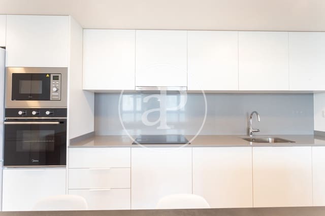 3 slaapkamer Appartement te huur in Mataró met zwembad - € 2.500 (Ref: 9440105)