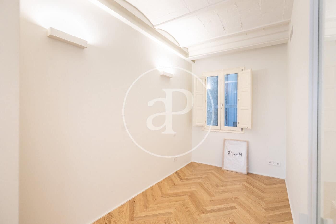 2 soverom Leilighet til leie i Barcelona by - € 2 500 (Ref: 9440106)