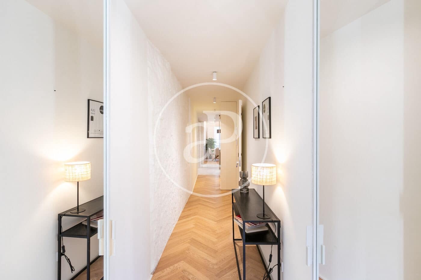 2 soverom Leilighet til leie i Barcelona by - € 2 500 (Ref: 9440106)