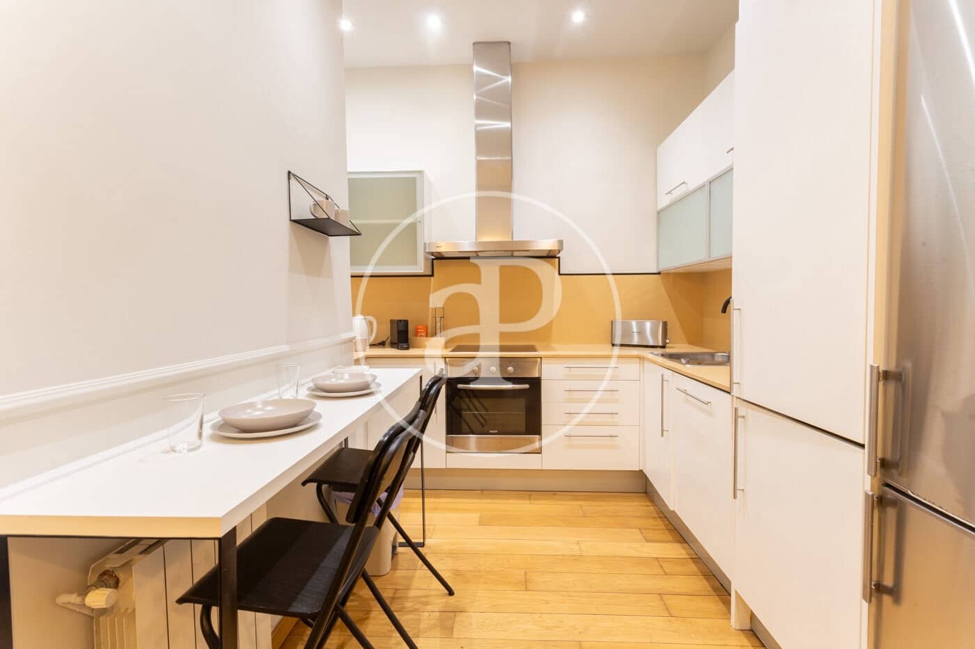 2 slaapkamer Appartement te huur in Barcelona stad - € 2.500 (Ref: 9440107)