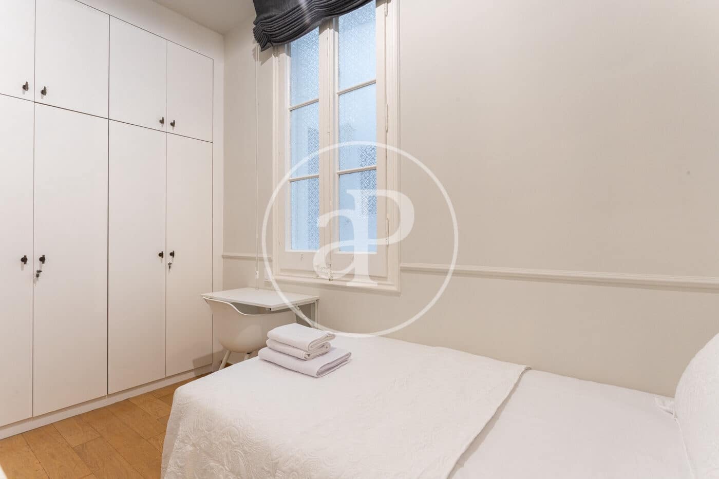 2 slaapkamer Appartement te huur in Barcelona stad - € 2.500 (Ref: 9440107)