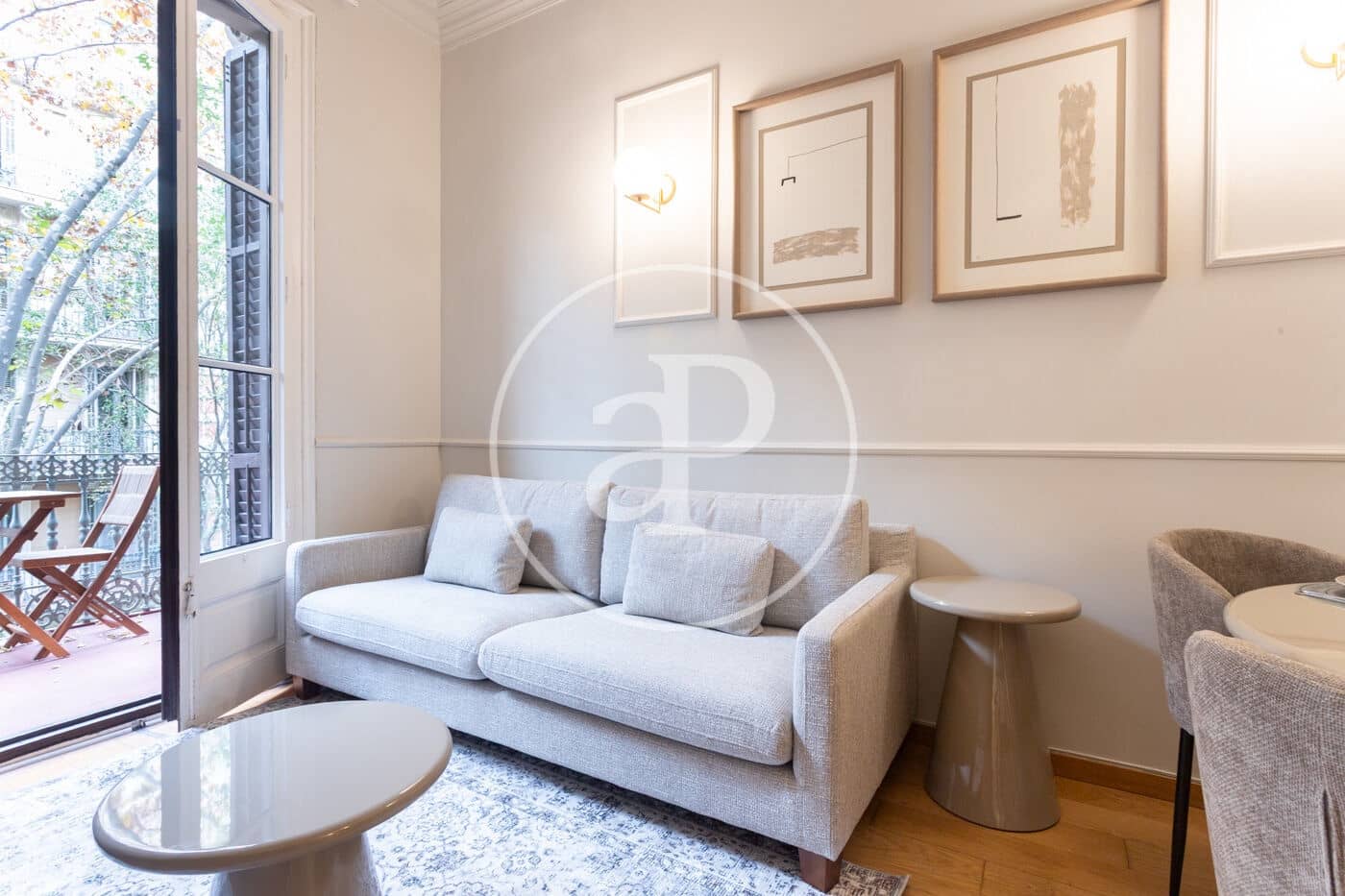 2 slaapkamer Appartement te huur in Barcelona stad - € 2.500 (Ref: 9440107)