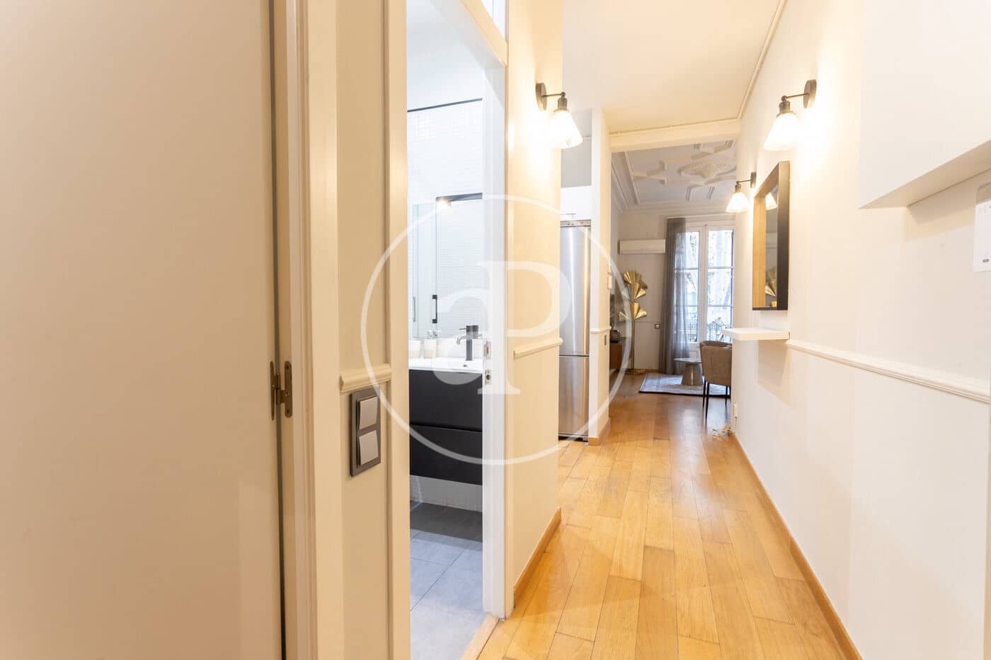 2 slaapkamer Appartement te huur in Barcelona stad - € 2.500 (Ref: 9440107)