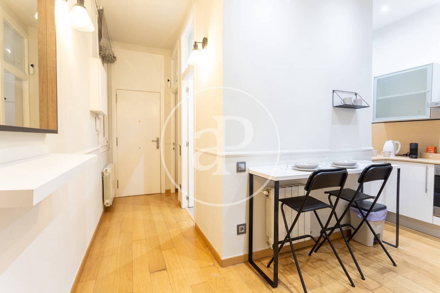 2 slaapkamer Appartement te huur in Barcelona stad - € 2.500 (Ref: 9440107)