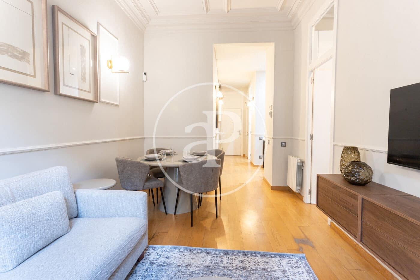 2 slaapkamer Appartement te huur in Barcelona stad - € 2.500 (Ref: 9440107)