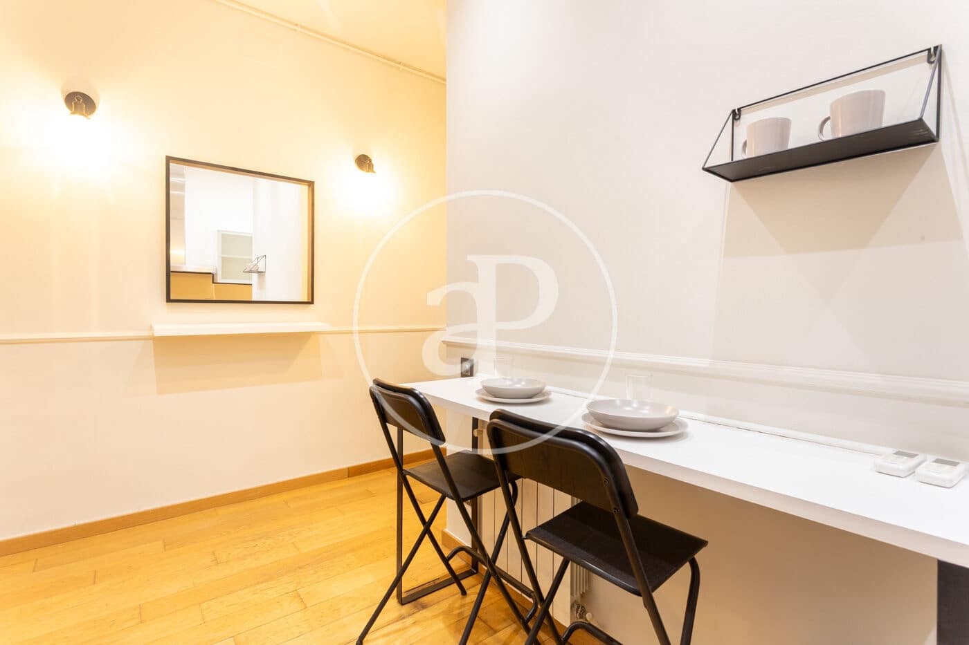 2 slaapkamer Appartement te huur in Barcelona stad - € 2.500 (Ref: 9440107)