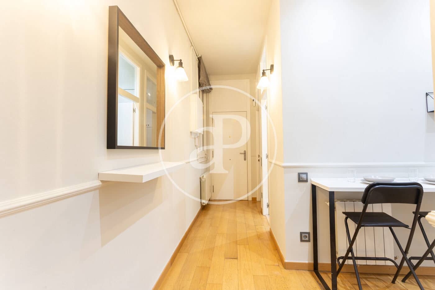 2 slaapkamer Appartement te huur in Barcelona stad - € 2.500 (Ref: 9440107)