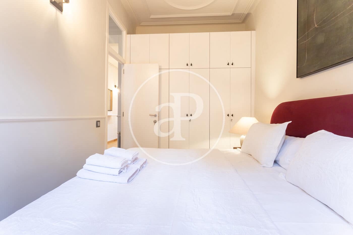 2 slaapkamer Appartement te huur in Barcelona stad - € 2.500 (Ref: 9440107)