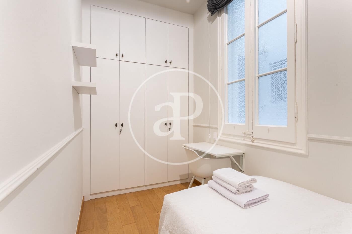 2 slaapkamer Appartement te huur in Barcelona stad - € 2.500 (Ref: 9440107)