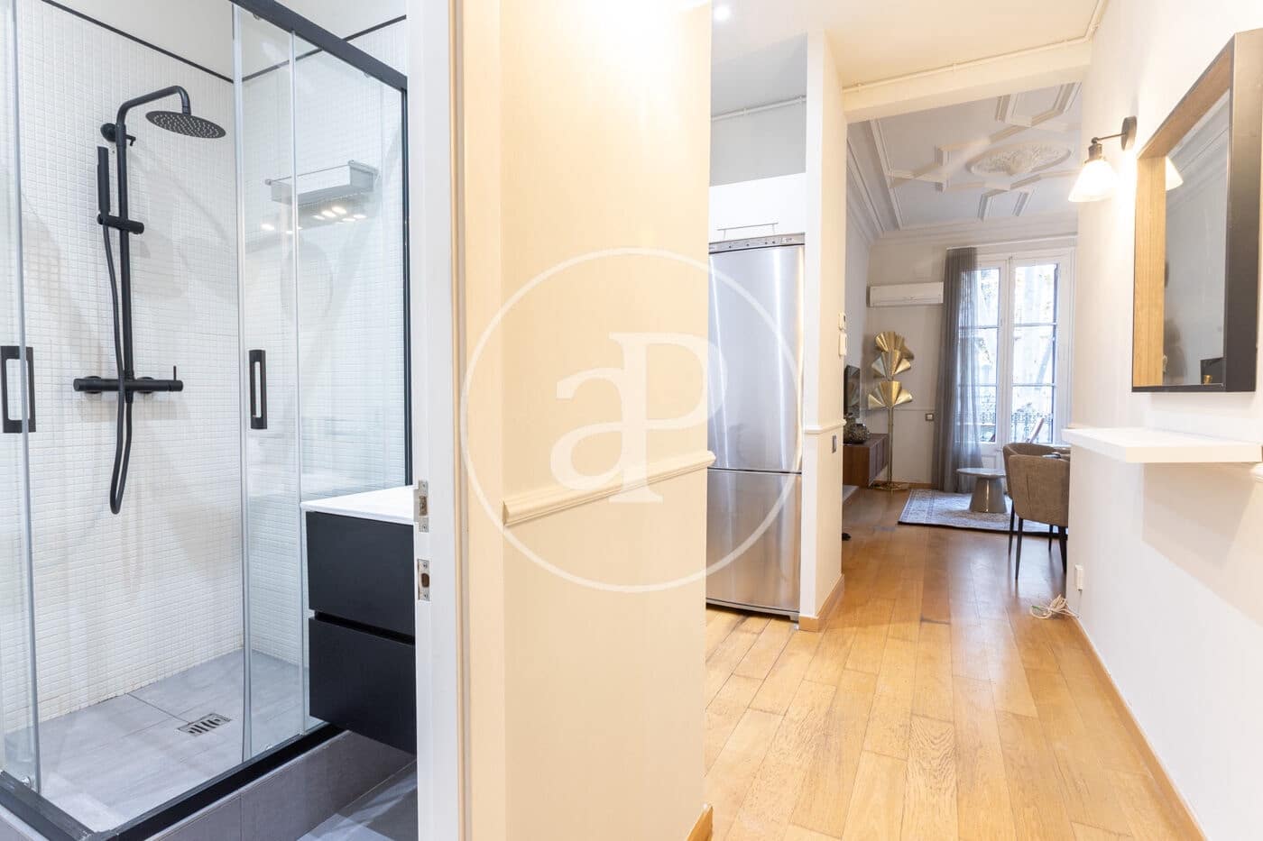 2 slaapkamer Appartement te huur in Barcelona stad - € 2.500 (Ref: 9440107)