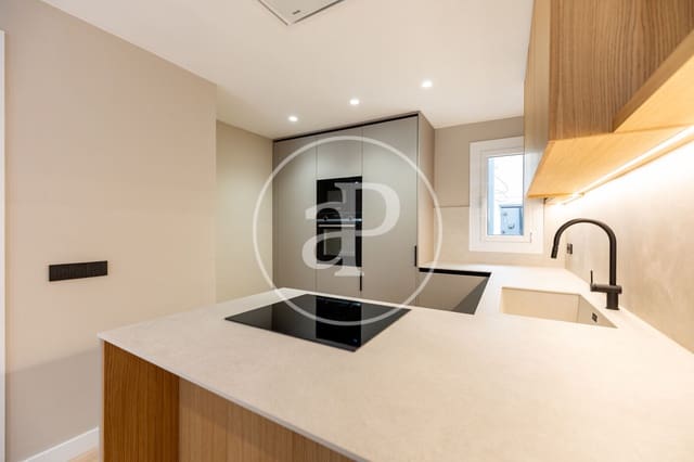 3 soveværelse Lejlighed til salg i Sant Gervasi - La Bonanova, Barcelona by - € 875.000 (Ref: 9440108)